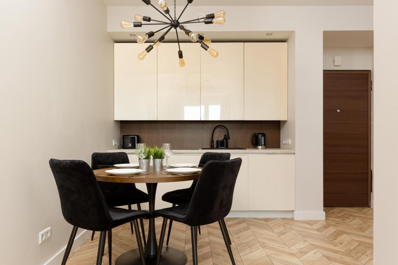 Platinum Towers Apartment With Parking By Renters Prestige Varsovia Exterior foto